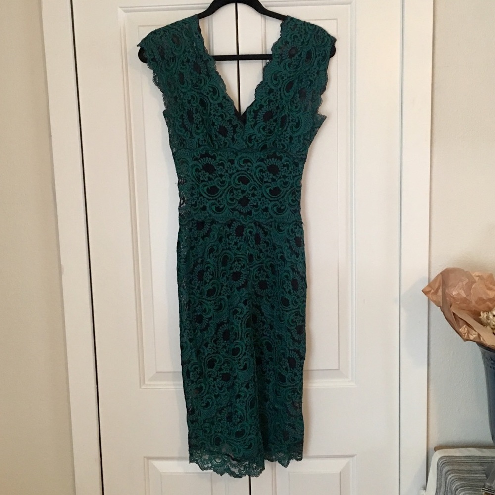 Nicole Miller - Green Lace Body-con Dress